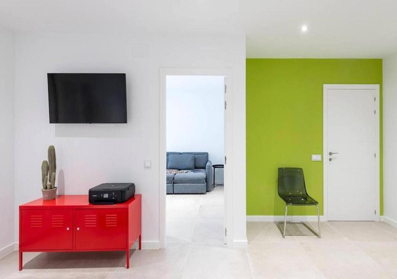 Office Reina 7 * Valenza