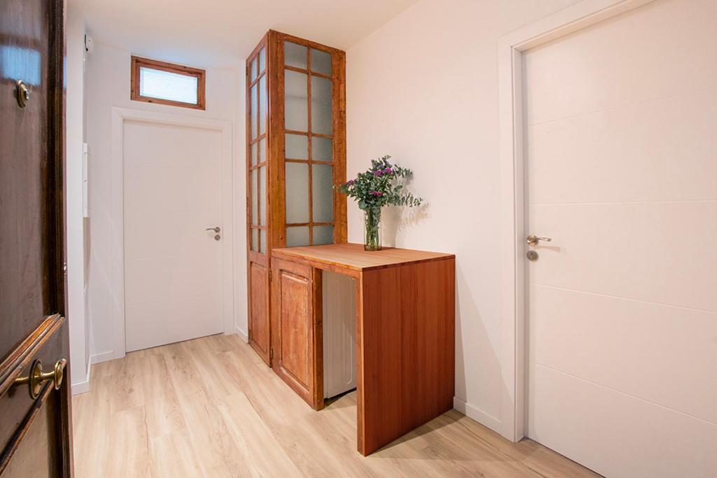 Office Reina 7 * Valenza